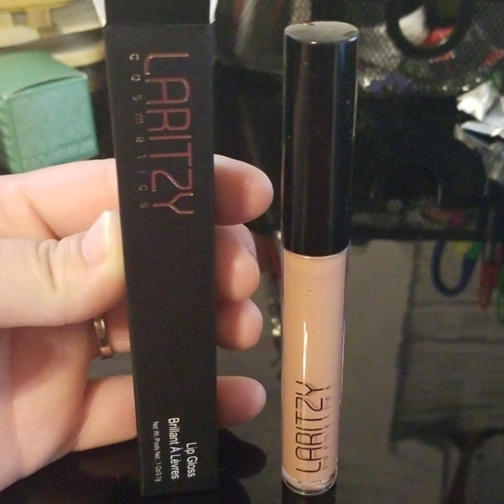 Laritzy Lip Gloss- VIBE